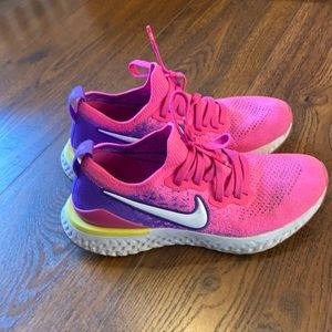 Nike hot pink epic react sneaker